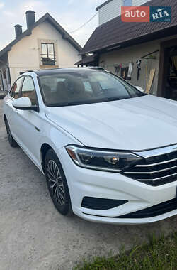 Седан Volkswagen Jetta 2018 в 