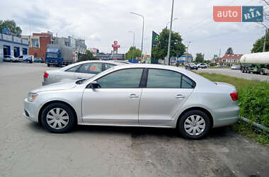 Седан Volkswagen Jetta 2011 в 