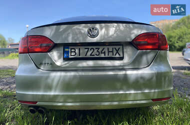 Седан Volkswagen Jetta 2011 в 