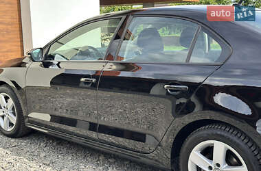 Седан Volkswagen Jetta 2015 в 