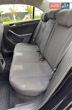 Седан Volkswagen Jetta 2015 в 