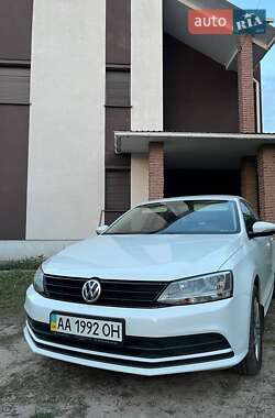 Седан Volkswagen Jetta 2016 в Киеве