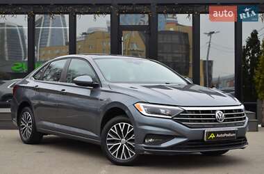 Седан Volkswagen Jetta 2019 в Киеве