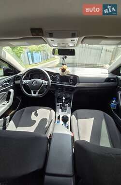 Седан Volkswagen Jetta 2019 в 