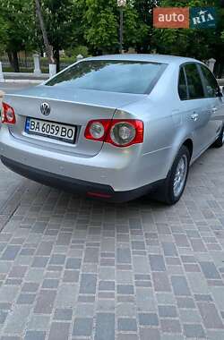Седан Volkswagen Jetta 2006 в 