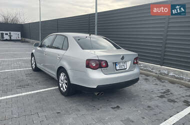 Седан Volkswagen Jetta 2010 в Миколаєві