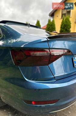 Седан Volkswagen Jetta 2019 в 