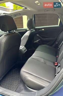Седан Volkswagen Jetta 2019 в 