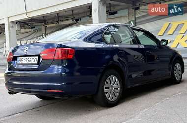 Седан Volkswagen Jetta 2013 в 