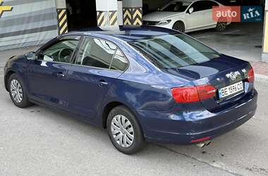 Седан Volkswagen Jetta 2013 в 