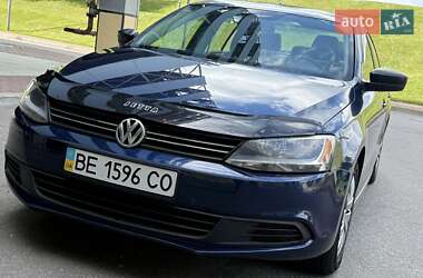 Седан Volkswagen Jetta 2013 в 