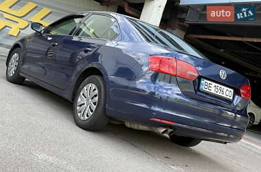 Седан Volkswagen Jetta 2013 в 