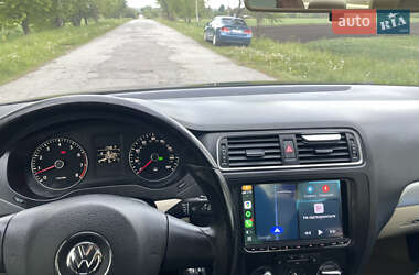 Седан Volkswagen Jetta 2014 в 