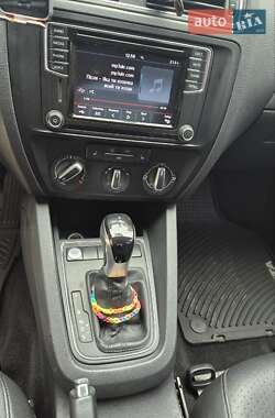 Седан Volkswagen Jetta 2016 в 