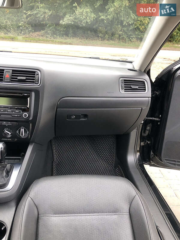 Седан Volkswagen Jetta 2011 в Ворзелі