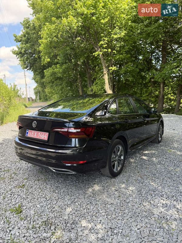 Седан Volkswagen Jetta 2018 в Львові