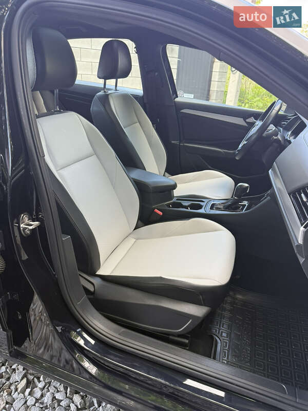 Седан Volkswagen Jetta 2018 в Львові