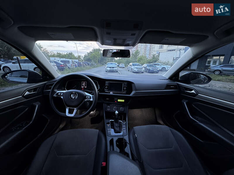 Седан Volkswagen Jetta 2019 в Києві