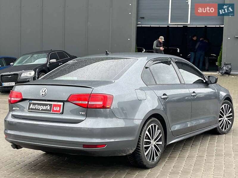 Седан Volkswagen Jetta 2016 в Львові