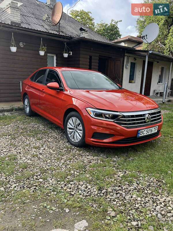 Седан Volkswagen Jetta 2020 в 