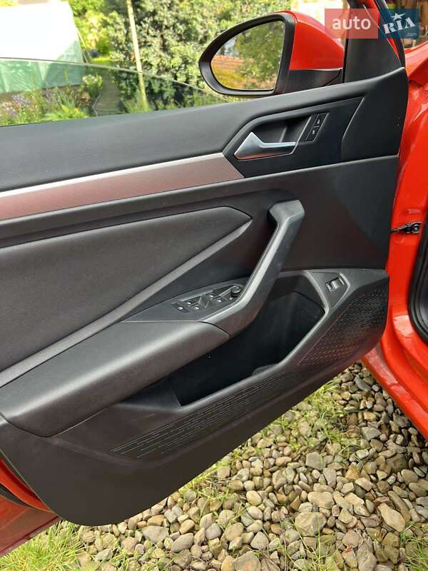 Седан Volkswagen Jetta 2020 в Стрые