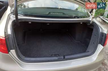 Седан Volkswagen Jetta 2012 в 