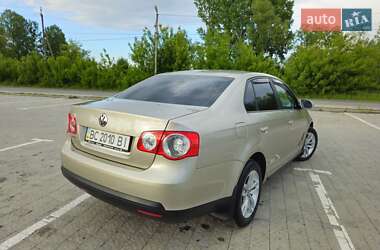 Седан Volkswagen Jetta 2008 в 