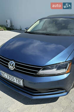 Седан Volkswagen Jetta 2016 в 
