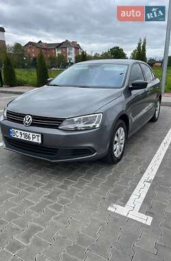 Седан Volkswagen Jetta 2012 в Стрию