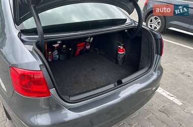 Седан Volkswagen Jetta 2012 в 