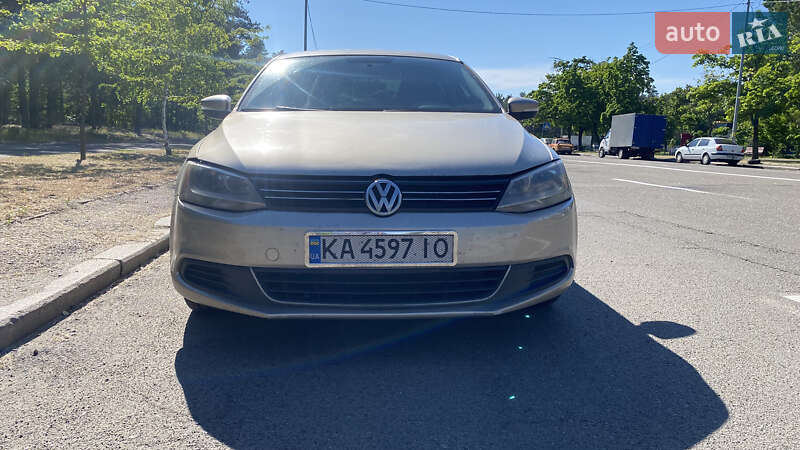 Седан Volkswagen Jetta 2012 в Києві