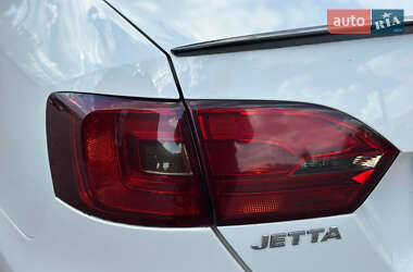 Седан Volkswagen Jetta 2012 в 