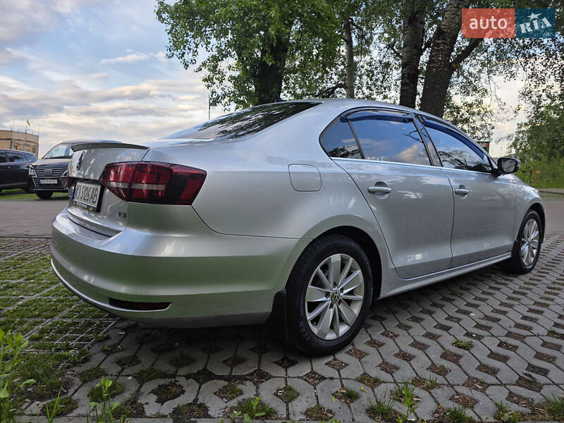 Седан Volkswagen Jetta 2015 в Киеве