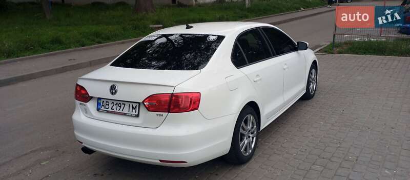 Седан Volkswagen Jetta 2012 в Виннице