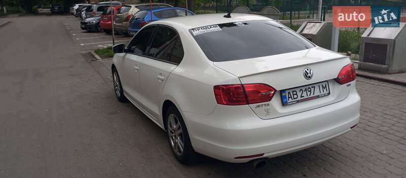 Седан Volkswagen Jetta 2012 в Виннице