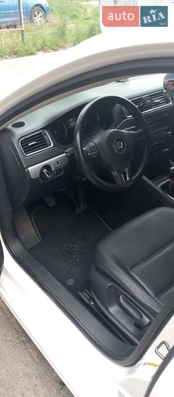 Седан Volkswagen Jetta 2012 в Виннице
