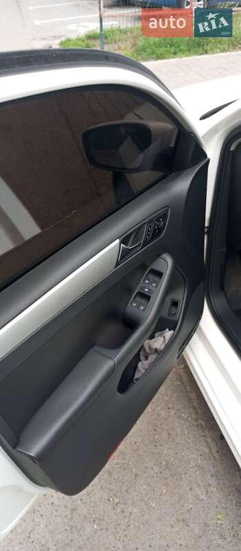 Седан Volkswagen Jetta 2012 в Виннице