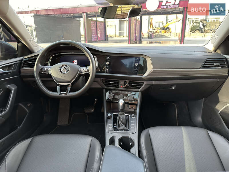 Седан Volkswagen Jetta 2020 в Львове