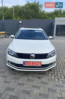 Седан Volkswagen Jetta 2016 в 