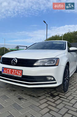 Седан Volkswagen Jetta 2016 в 