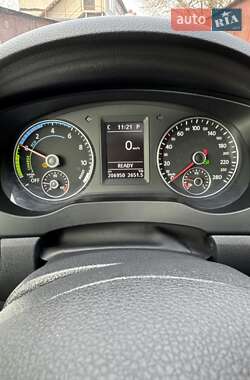 Седан Volkswagen Jetta 2013 в 