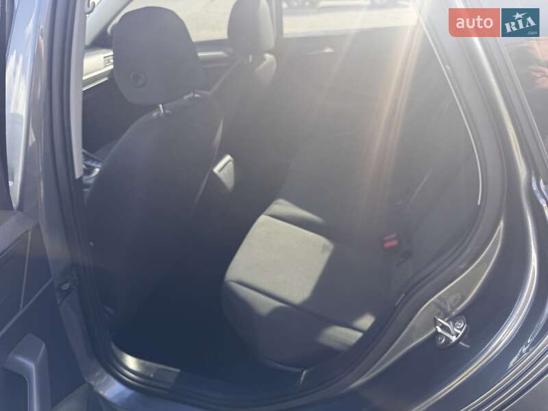 Седан Volkswagen Jetta 2018 в Львове