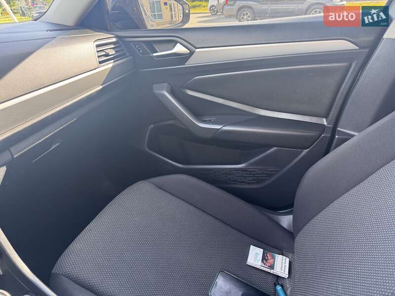 Седан Volkswagen Jetta 2018 в Львове