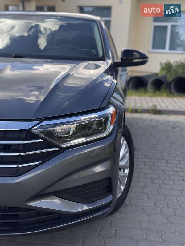 Седан Volkswagen Jetta 2018 в Львове