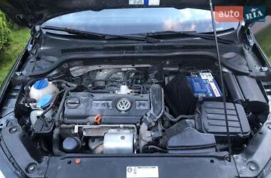 Седан Volkswagen Jetta 2012 в 