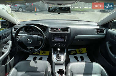 Седан Volkswagen Jetta 2013 в 