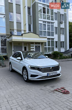 Седан Volkswagen Jetta 2018 в 