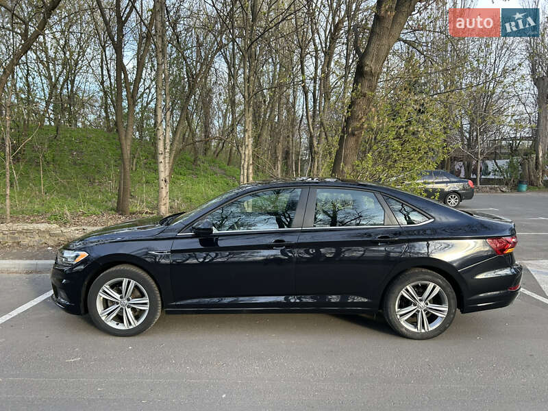 Седан Volkswagen Jetta 2019 в Черкасах