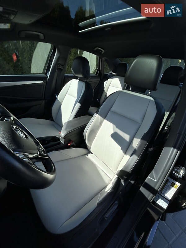 Седан Volkswagen Jetta 2019 в Черкасах