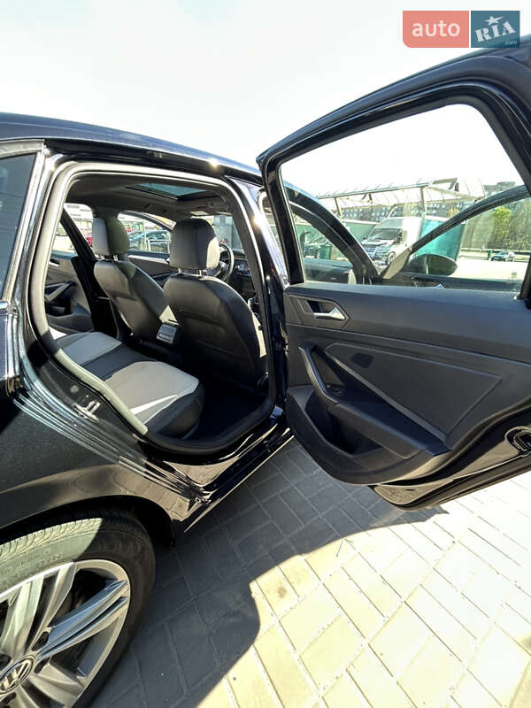Седан Volkswagen Jetta 2019 в Черкасах